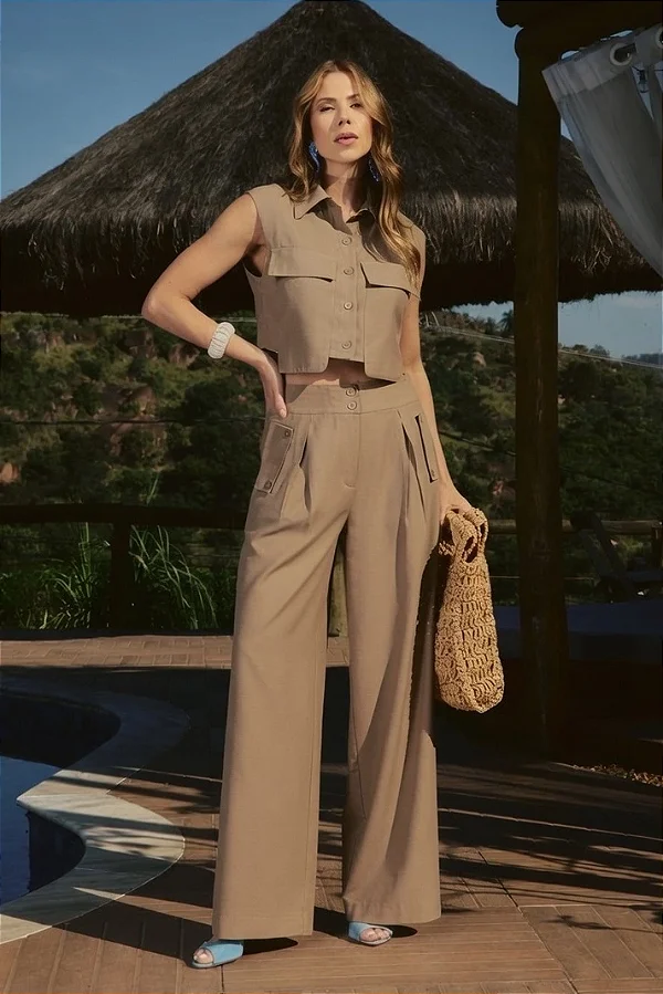 CONJ.ALFAIATARIA CAMISA CROPPED C/ BOLSOS FRONTAL E CALÇA LAPELA