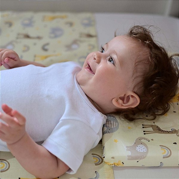 TRAVESSEIRO ANTISSUFOCANTE BUBLIM PETIT - GIRAFA CREME