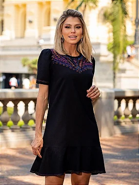 Vestido Curto Bordado