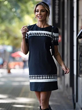 Vestido Curto detalhe em Pied de Poule