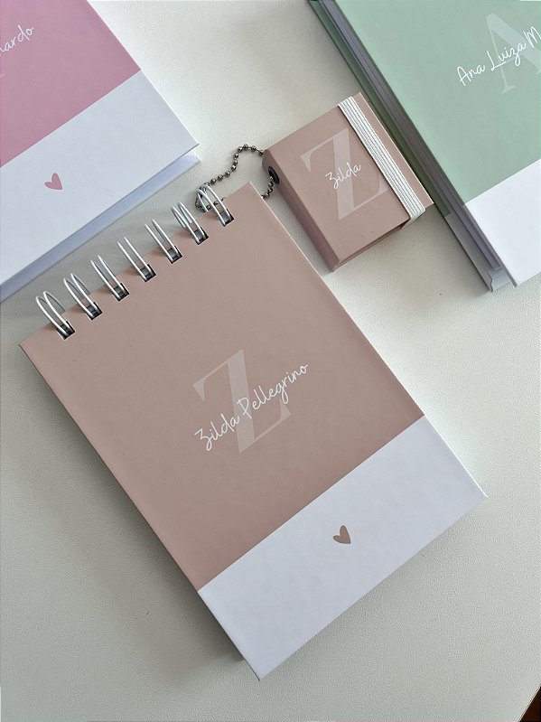 Bloco de Notas A6 Reposicionável e Chaveiro Post it Com Nome -  Doce Encanto Cappuccino