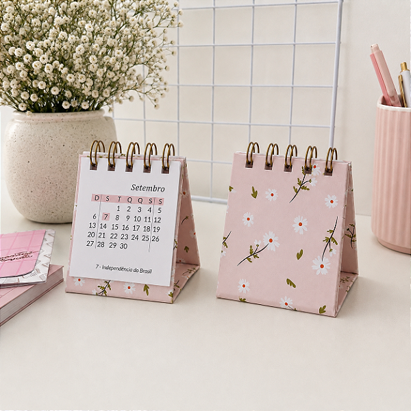 Mini Calendário de Mesa 2026 e 2027 Margaridas