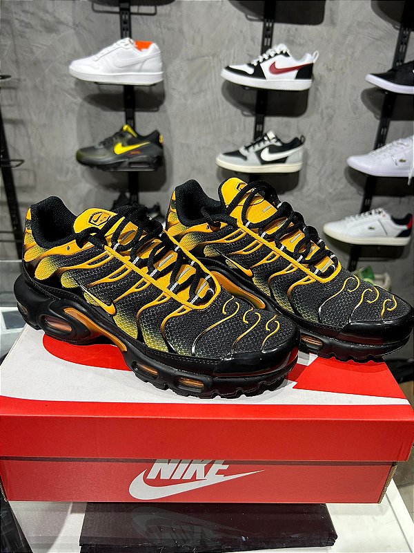 TÊNIS NIKE AIR MAX PLUS TN SLAVA