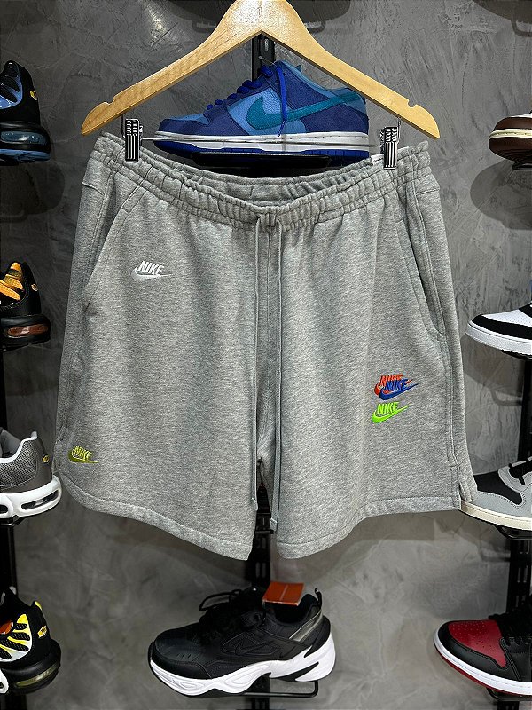 Short Nike Multi Swoosh Cinza