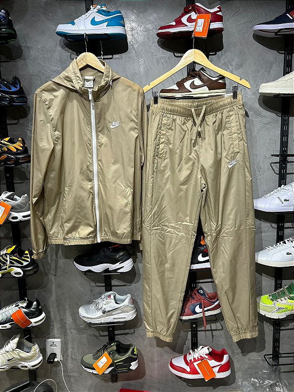Conjunto Nike Sportswear Impermeável com capuz