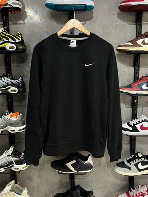 MOLETOM NIKE SPORTSWEAR SWOOSH CARECA PRETA