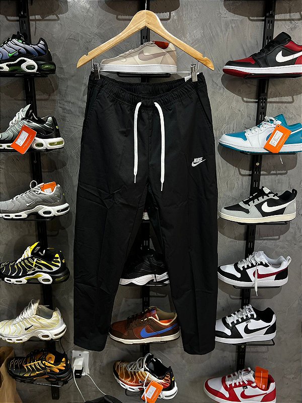 Calça Nike Club Woven