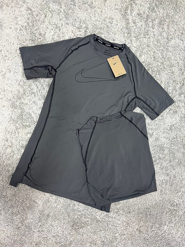 Camiseta Nike Pro Cinza