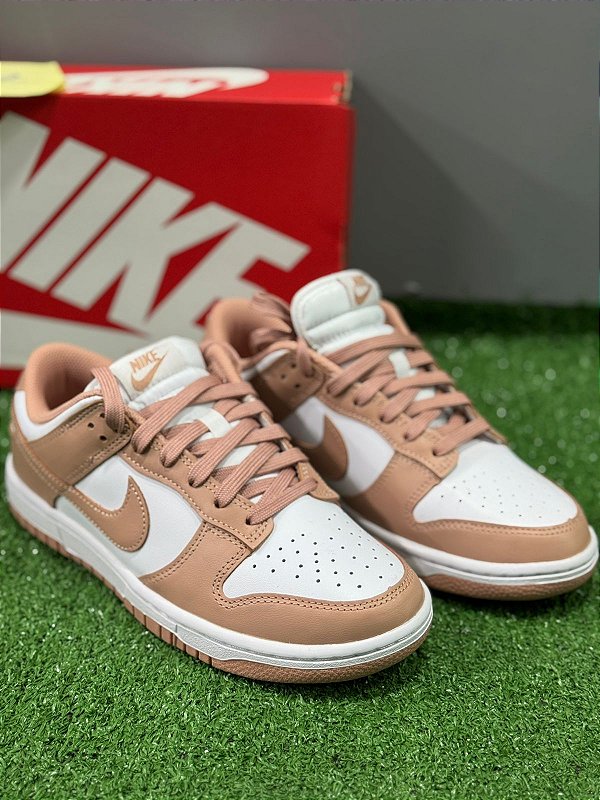 TÊNIS NIKE DUNK LOW ROSÊ FEMININO