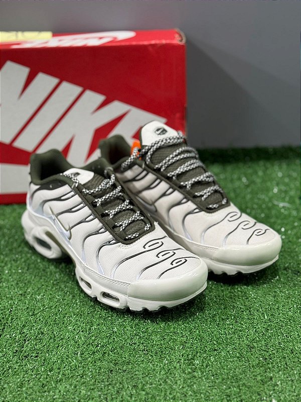 TÊNIS NIKE AIR MAX PLUS TN PHANTOM NEUTRAL OLIVE