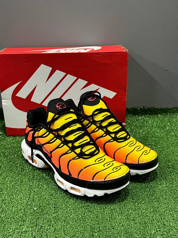 TÊNIS  NIKE AIR MAX PLUS TN PIMENTO