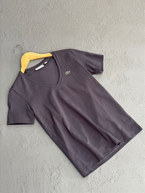 CAMISETA LACOSTE BÁSICA GOLA V BRANCA