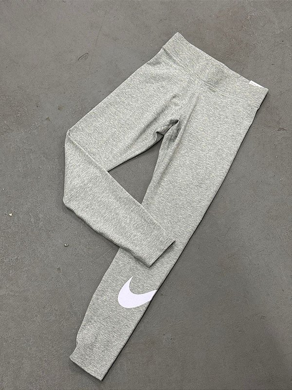 CALÇA NIKE SPORTSWEAR FACÃO CINZA FEMININA