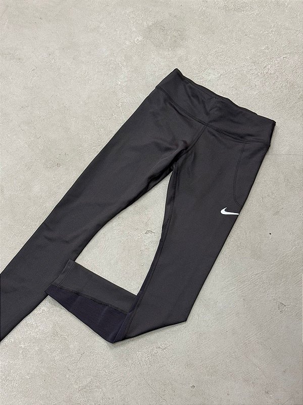 CALÇA NIKE LEGGING PRETA FEMININA