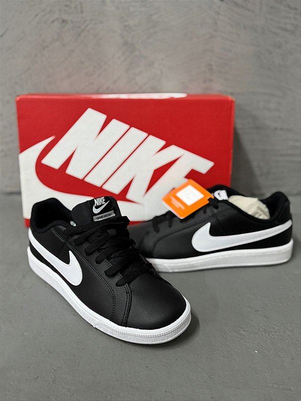 TÊNIS NIKE COURT ROYALE PRETO