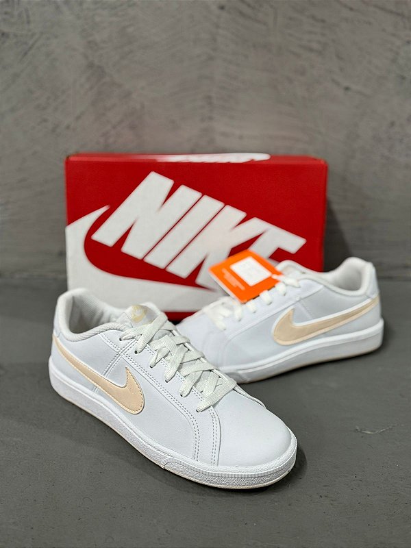TÊNIS NIKE COURT ROYALE ROSÊ FEMININO