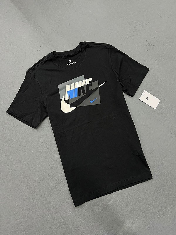 CAMISETA NIKE GRAPHIC PRETA