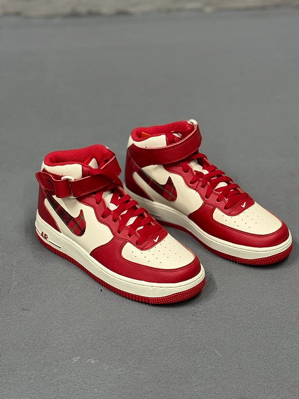 TÊNIS NIKE AIR FORCE 1 MID LX VERMELHO