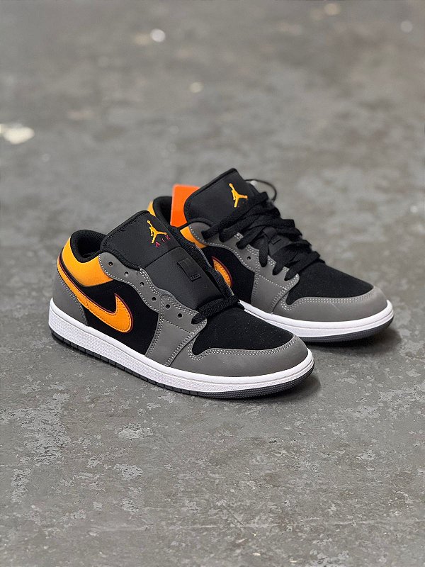 Tênis Air Jordan 1 Low SE Vivid Orange Cinza