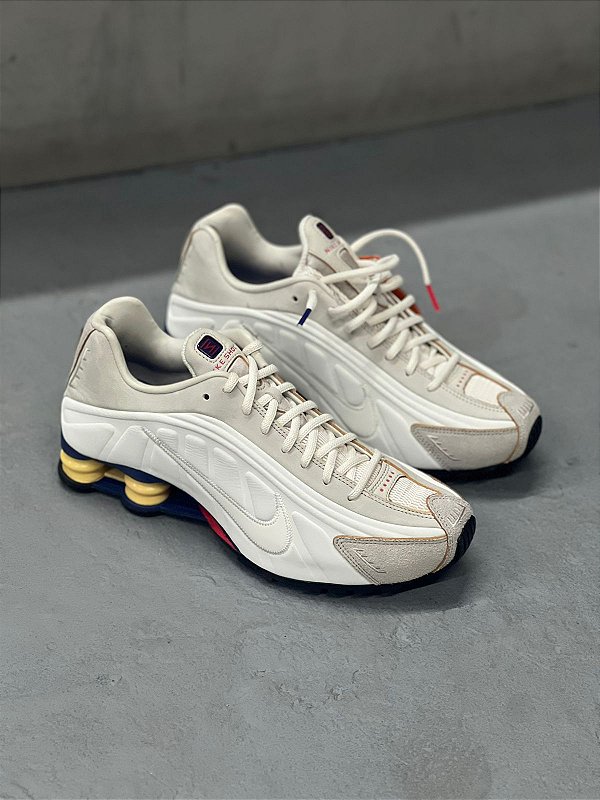 Tênis  Nike Shox R4 Premium Light Iron Ore and Phantom