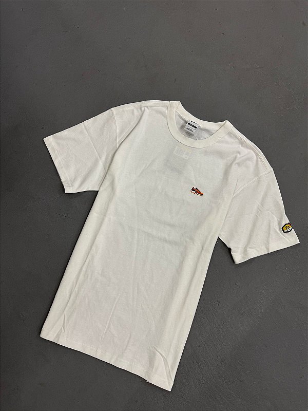 CAMISETA NIKE AIR MAX PLUS TN "PIMENTO" BRANCA