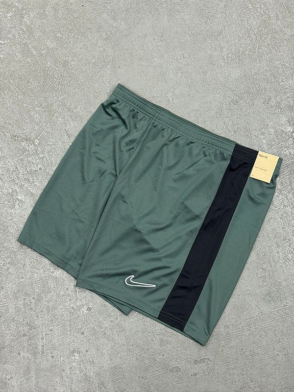 Short Nike Dri-FIT Academy Verde Militar 2025