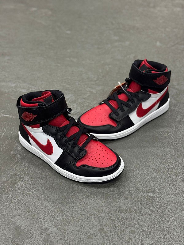 TÊNIS NIKE AIR JORDAN HIGH FLYEASE FIRE RED
