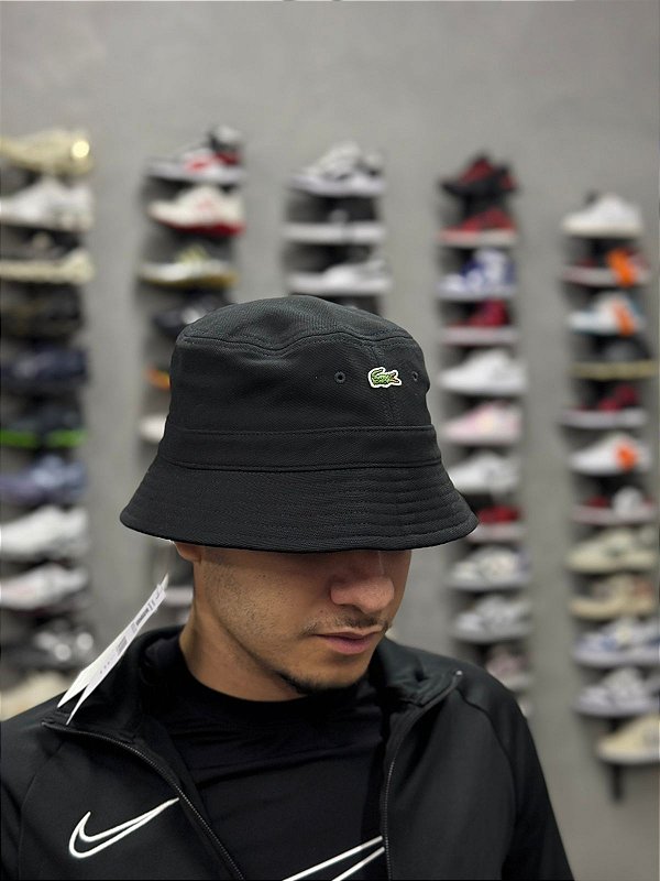 Bucket  Lacoste em Piqué Preto