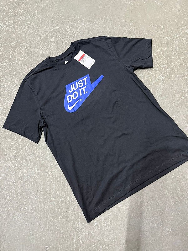 Camiseta Nike NSW Tee Std Pack ( Preta/Azul )
