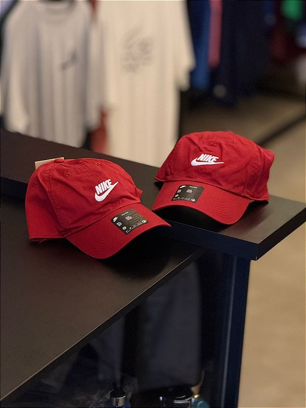 Boné Nike Club Futura (Vermelha)