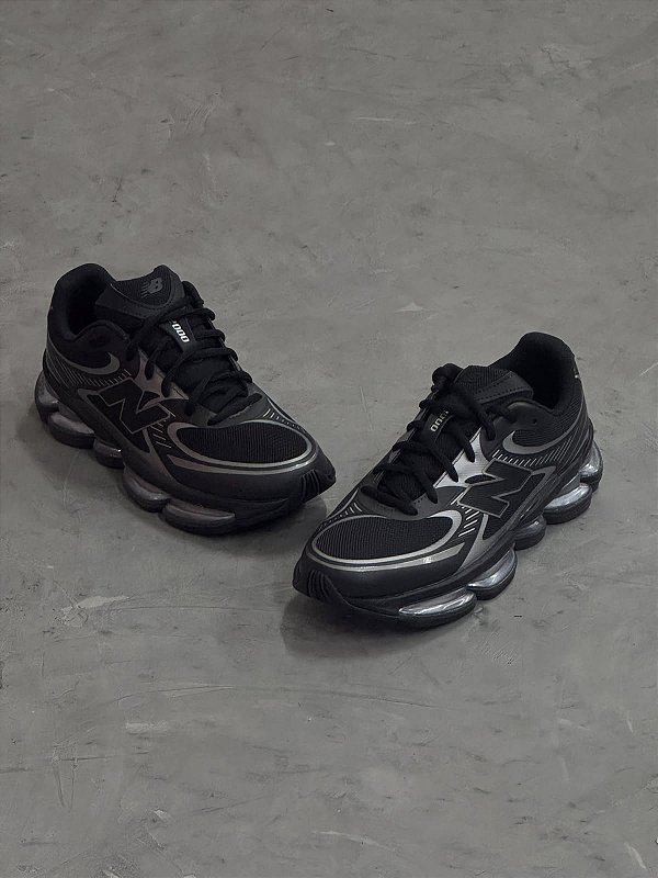 Tenis New Balance "Black Silver Metalic"