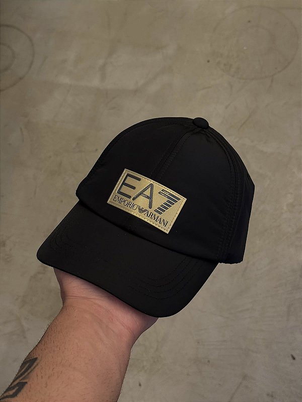 Boné EA7 Empório Armani Preto Logo Dourado