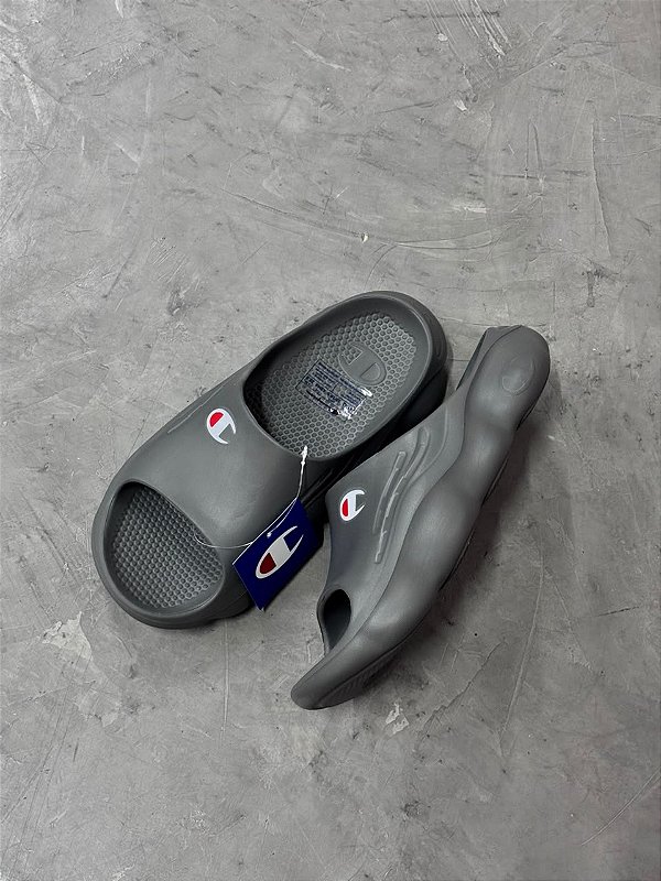 Chinelo Slide Champion Cinza