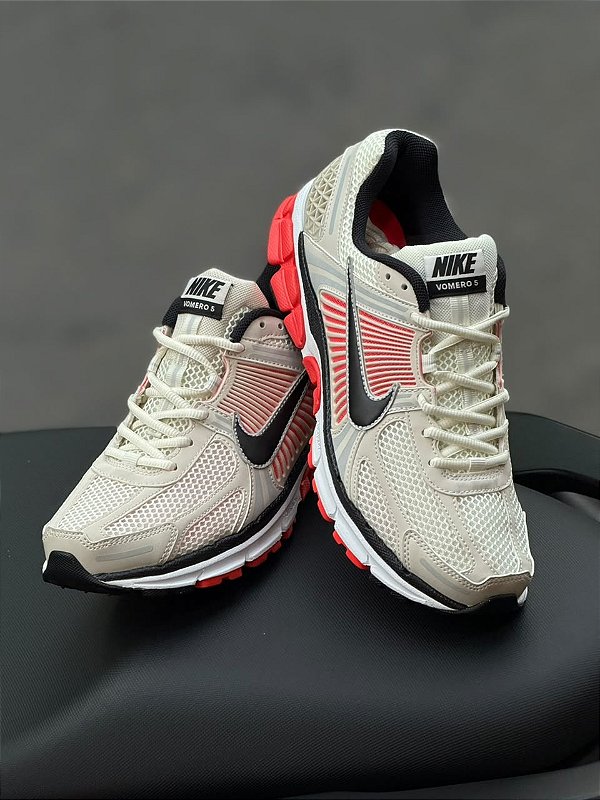 TÊNIS NIKE ZOOM VOMERO 5 OREWOOD