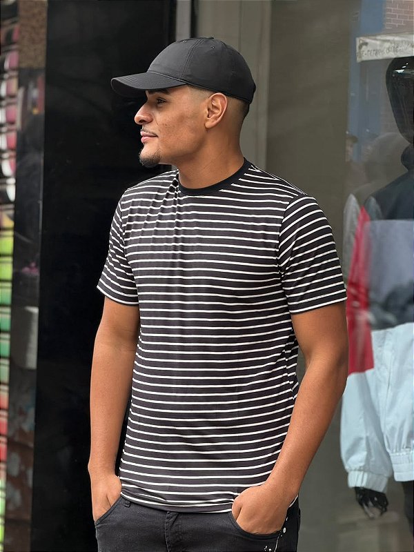 CAMISETA LISTRADINHA CELANI (PRETA/BRANCA)