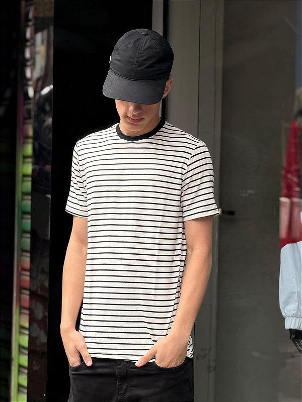 CAMISETA LISTRADINHA CELANI (BRANCA/PRETA)