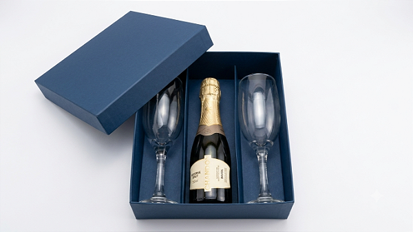 Caixa Cartonada Chandon Baby 187 ml. / 02 Taças Azul Porto Seguro