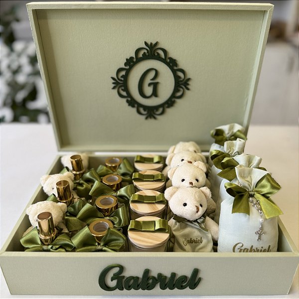 Caixa personalizada com 25 lembrancinhas