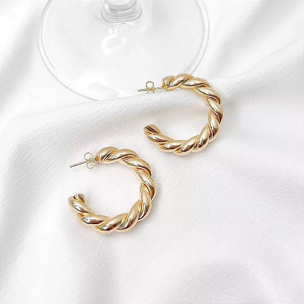 Argola torcida - Dourado