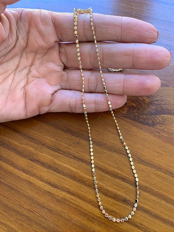 Colar dourado