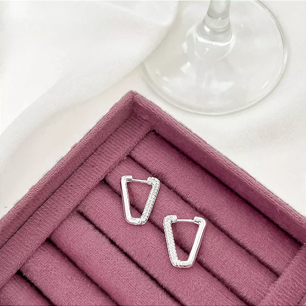 Argolas Triangular Cravejadas