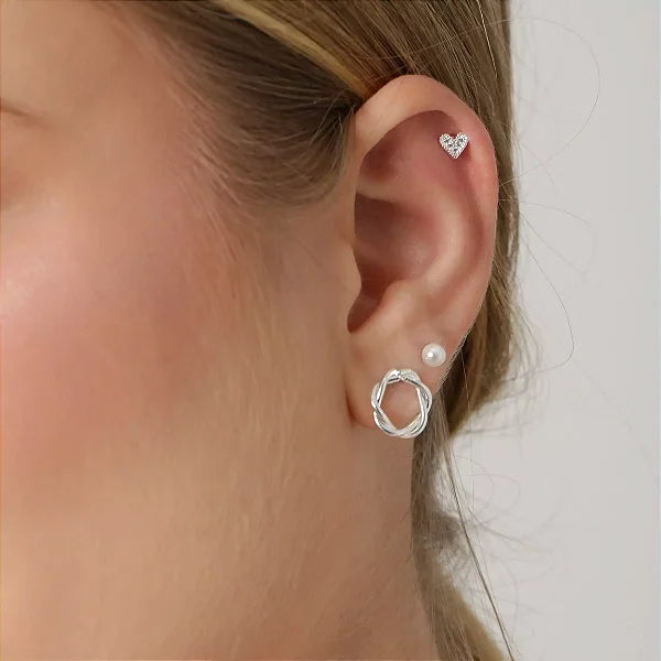 Brincos mini pérola