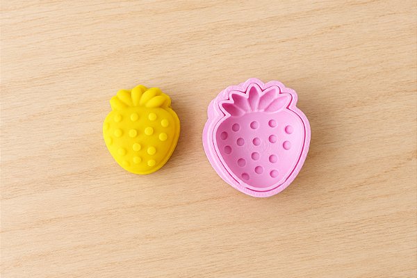 Modelador e Ejetor Para Modelar Doces, Massas e Brigadeiros | Realista | Morango