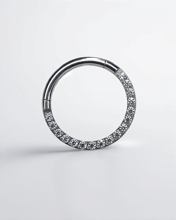 Piercing Argola com Zircônias Cravejadas Frontal Divya - Titânio