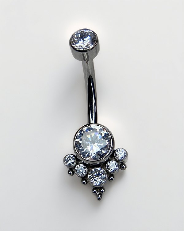 Piercing Bananabell Ornamental com Zircônias Cúbicas - Titânio