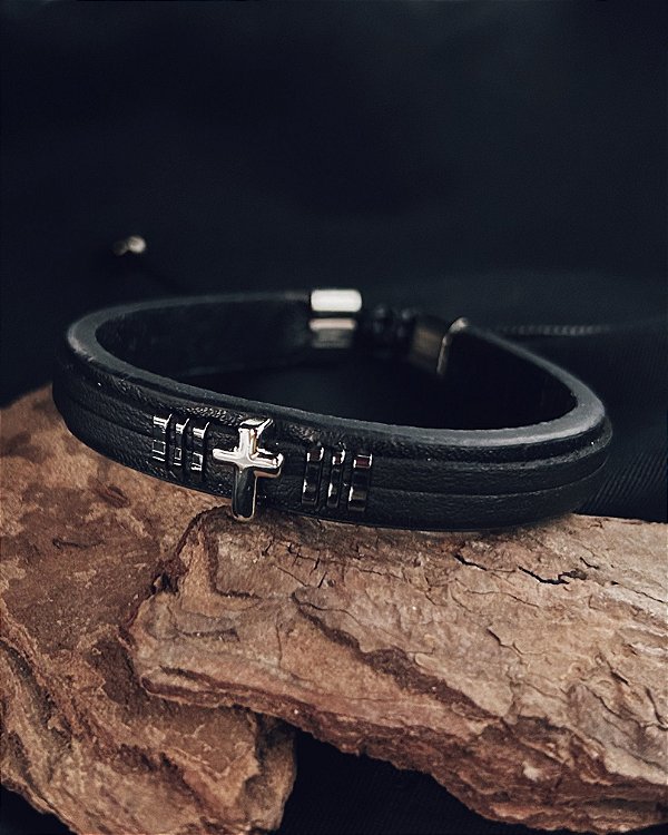 Pulseira Preta Cruz 1cm Ajustável - Couro
