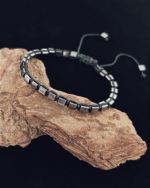 Pulseira Hematita Macramê Ajustavél 18cm - Pedra Natural