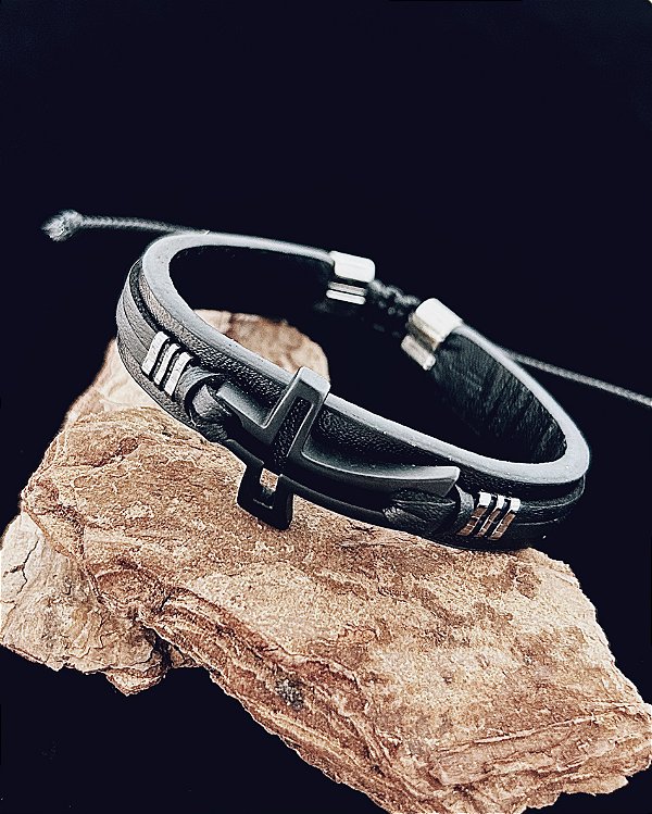 Pulseira Cruz Vazada Black 1,2cm Ajustável - Couro