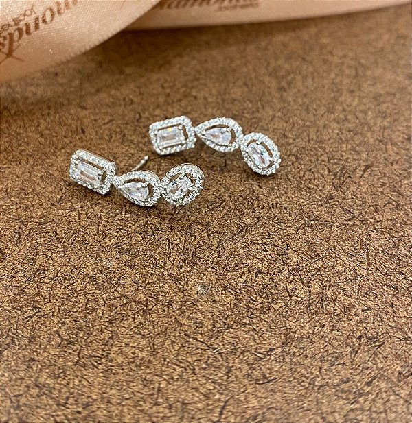 BRINCOS EAR CUFF EM PRATA 925 E RÓDIO BRANCO.