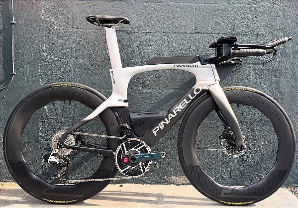 BICICLETA DE TRIATHLON PINARELLO BOLIDE 2025
